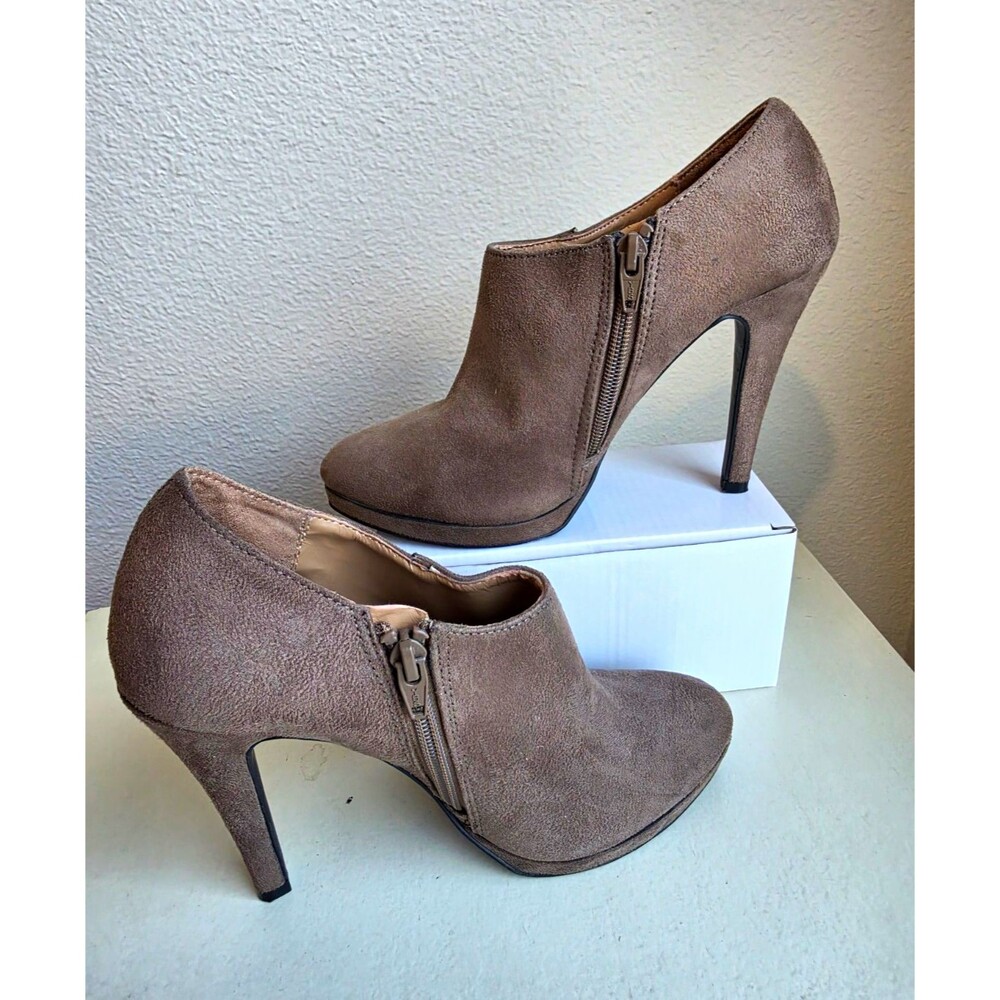 Merona Women’s Brown Suede Almond Toe Stiletto Pump Heels Side Zip 7